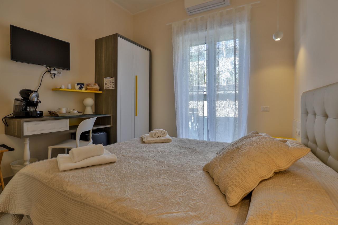 Residenza Eleonora Bed and Breakfast Salerno Buitenkant foto